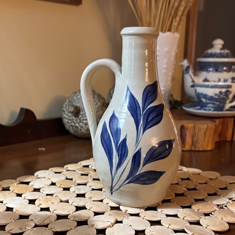Vintage Williamsburg Pottery Vase